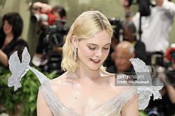 Click image for larger version

Name:	elle-fanning-at-the-2024-met-gala-v0-2b8offzz6wyc1-1715221790-38-width2066height1362.jpg
Views:	0
Size:	181.4 KB
ID:	2372220